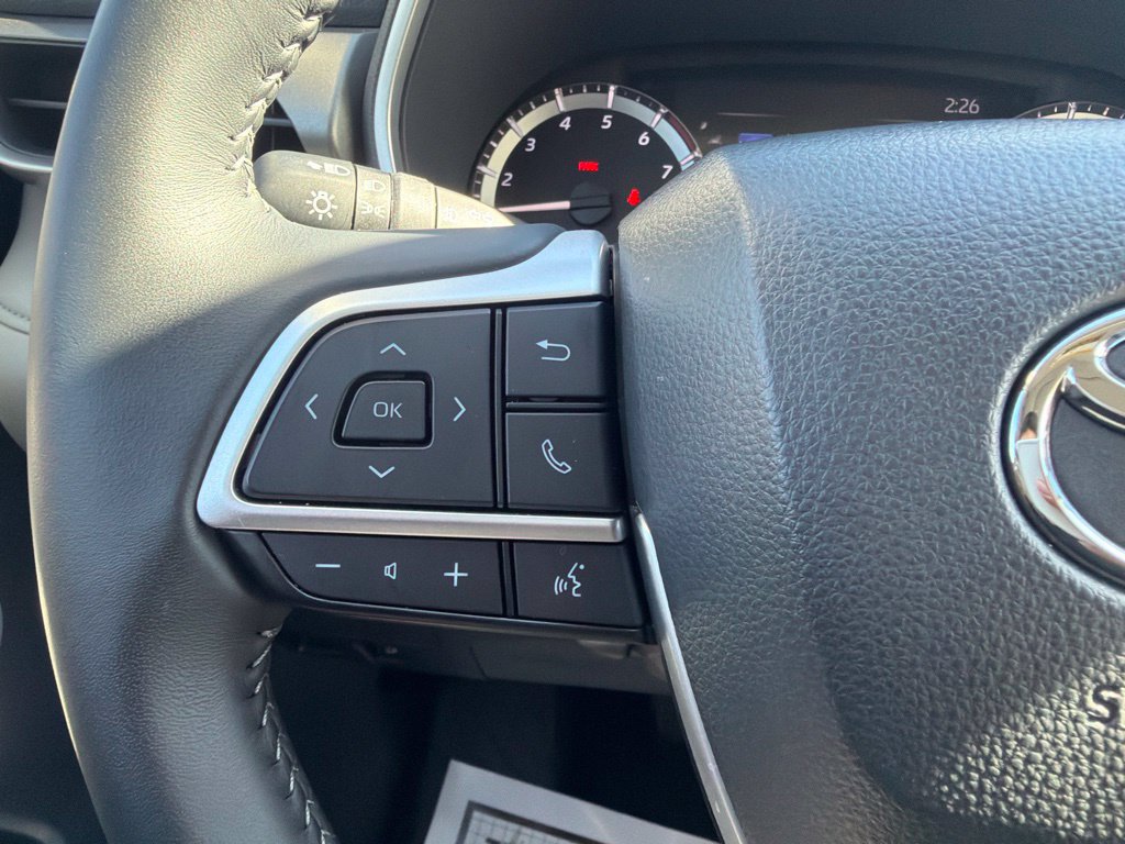 Used 2026 Toyota Highlander XLE AWD/4WD image 29
