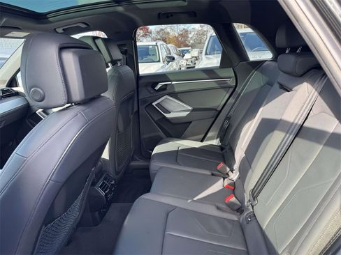 Used 2022 Audi Q3 2.0T Premium Plus w/ Premium Plus Package image 9