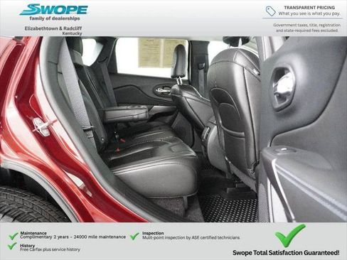 Certified 2019 Jeep Cherokee Latitude Plus w/ Cold Weather Group FWD image 9