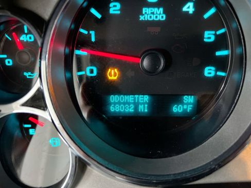 Used 2012 Chevrolet Silverado 2500 LT w/ Interior Plus Package AWD/4WD image 13