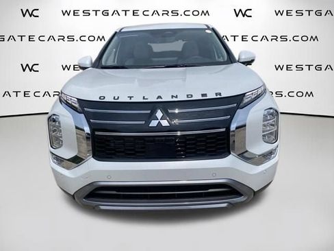 New 2026 Mitsubishi Outlander LE FWD image 2
