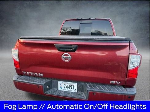 Used 2017 Nissan Titan SV image 7