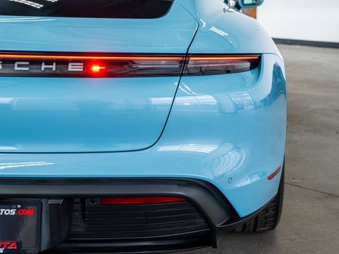 Used 2021 Porsche Taycan image 24
