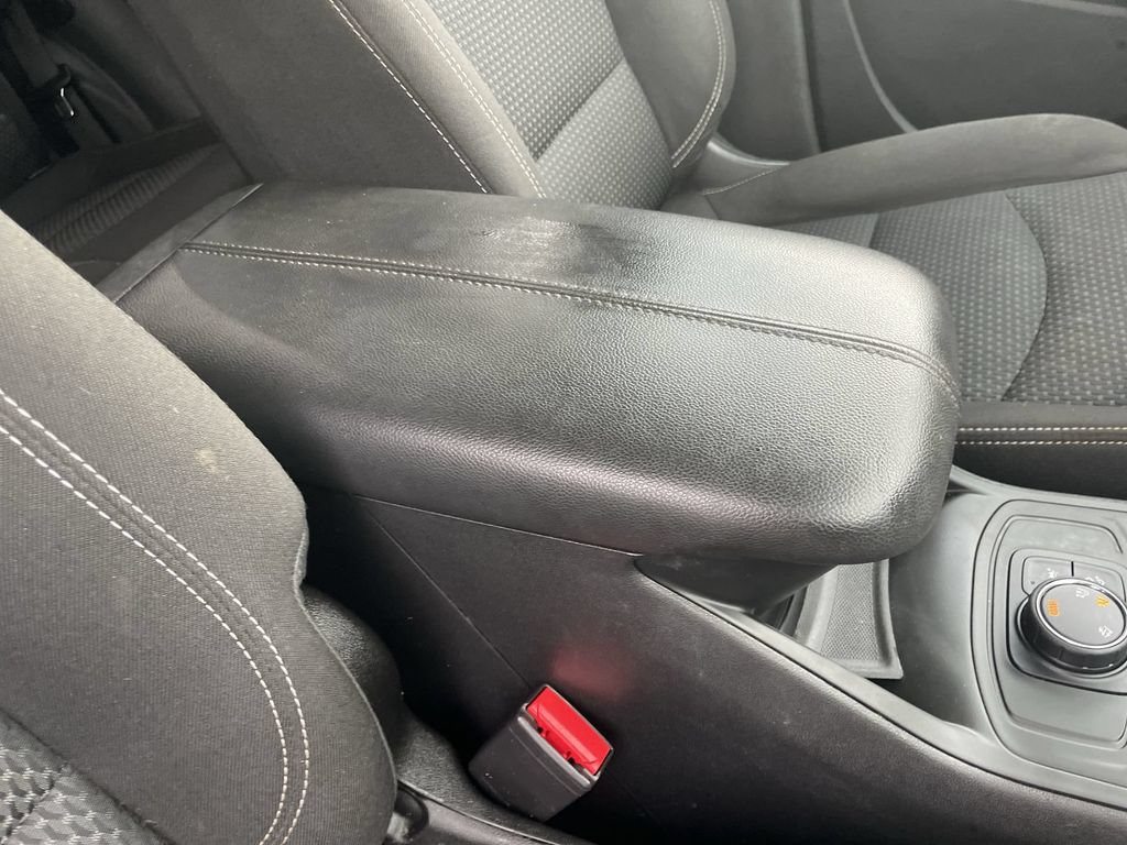 Used 2022 GMC Terrain SLE w/ Elevation Edition AWD/4WD image 30