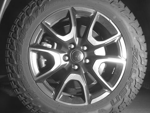 Used 2025 Jeep Compass Trailhawk AWD/4WD image 12