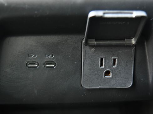 Used 2024 Chevrolet Traverse LT image 48