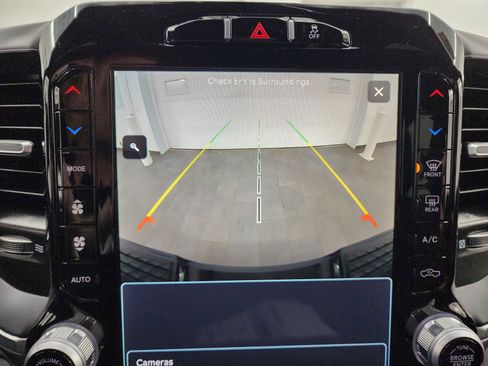 Used 2024 RAM 3500 Big Horn w/ Sport Appearance Package image 14