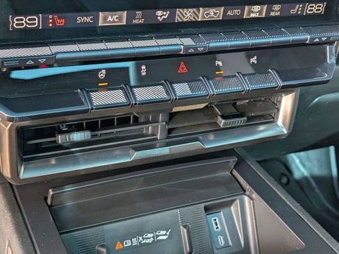 Used 2024 GMC Hummer EV 3X w/ LPO, Cargo Utility Package image 36