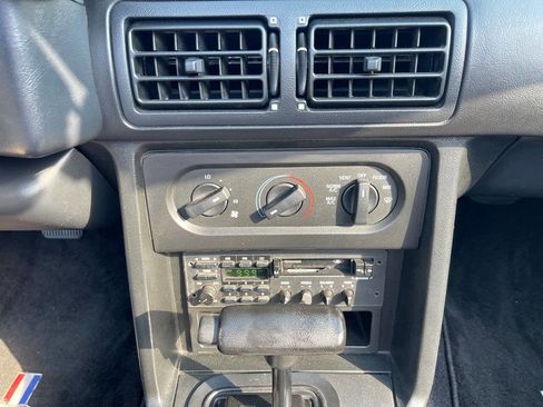 Used 1992 Ford Mustang LX image 32
