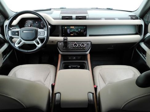 Used 2023 Land Rover Defender 110 SE AWD/4WD image 3