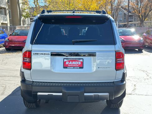 Used 2024 Toyota Land Cruiser image 9