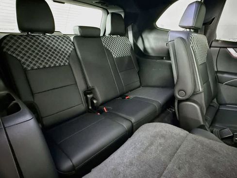 Used 2024 GMC Acadia Denali w/ Super Cruise Package AWD/4WD image 33