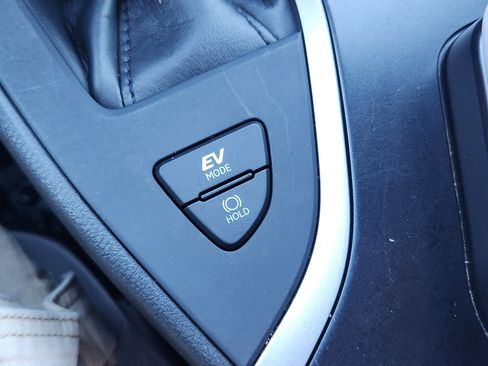 Used 2024 Lexus UX 250h AWD w/ Premium Package image 28