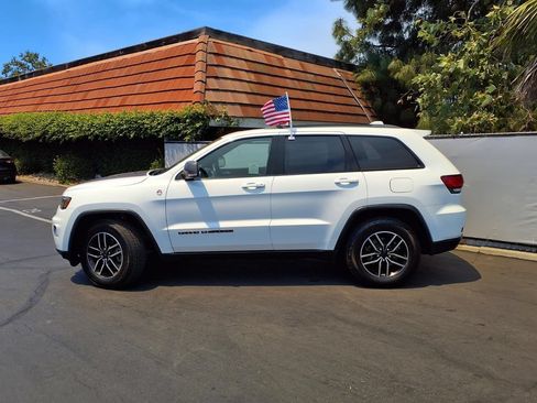 Used 2019 Jeep Grand Cherokee Trailhawk w/ Trailhawk Luxury Group AWD/4WD image 3