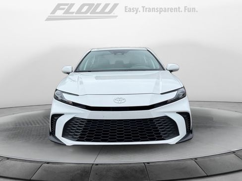 Used 2025 Toyota Camry SE FWD image 2