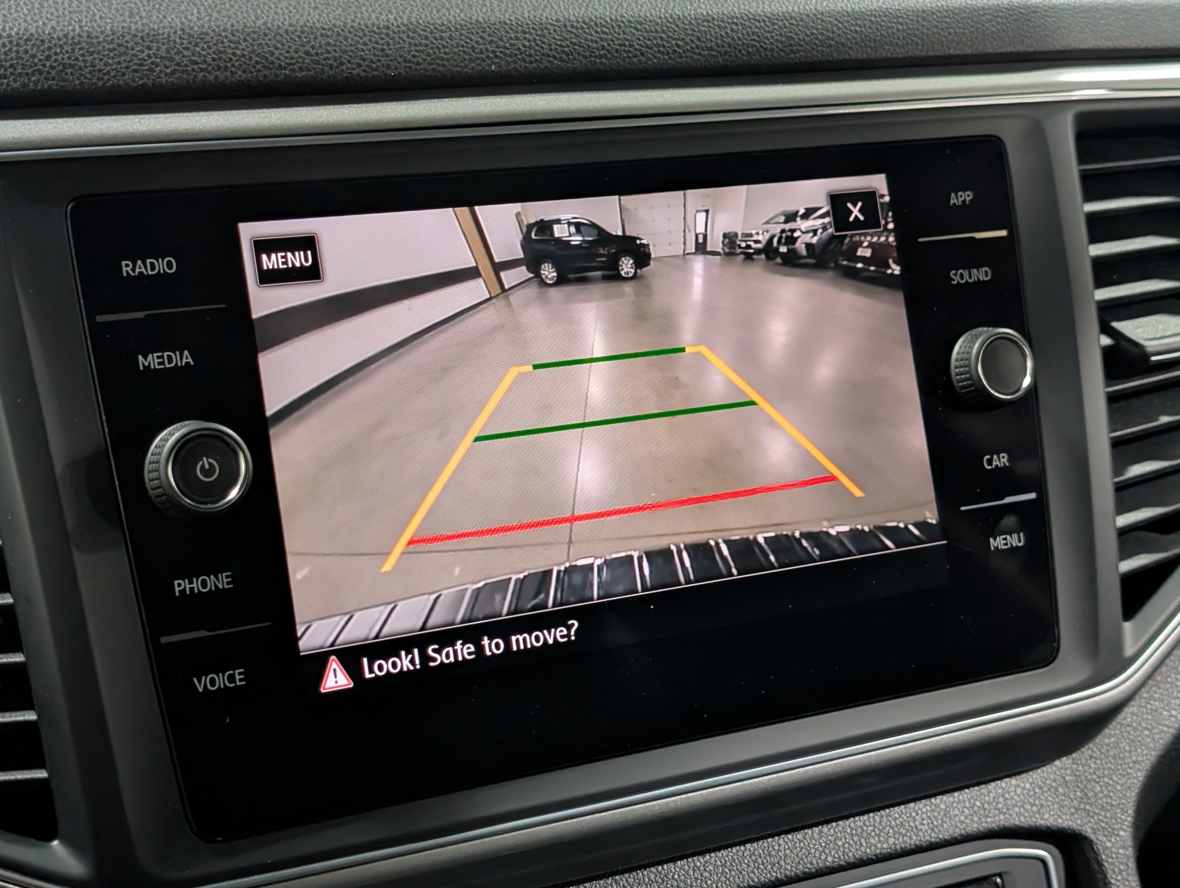 Used 2019 Volkswagen Atlas SE w/ Towing Package AWD/4WD image 19