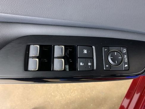 Used 2025 Lexus ES 300h F Sport w/ Accessory Package (Z2) image 18