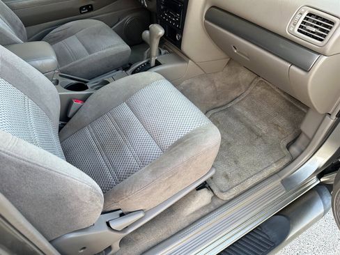 Used 2004 Nissan Pathfinder SE image 27