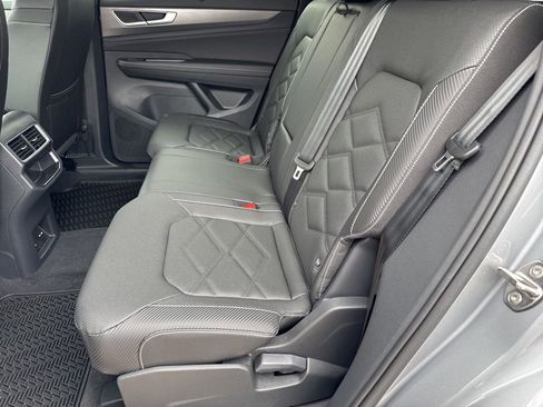 New 2026 Volkswagen Atlas Cross Sport SE image 11