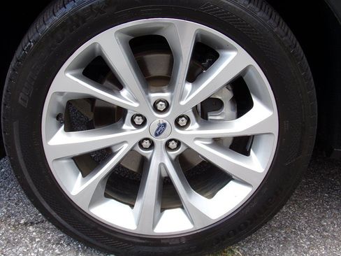 Used 2021 Ford Explorer Platinum w/ Equipment Group 601A AWD/4WD image 19