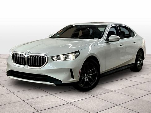 Used 2026 BMW 530i w/ Premium Package image 1