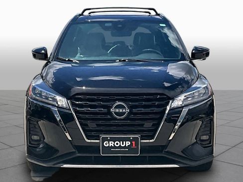 Used 2024 Nissan Kicks SR w/ SR Premium Package FWD image 4