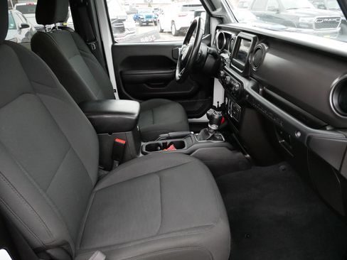 Used 2022 Jeep Wrangler Sport S image 11