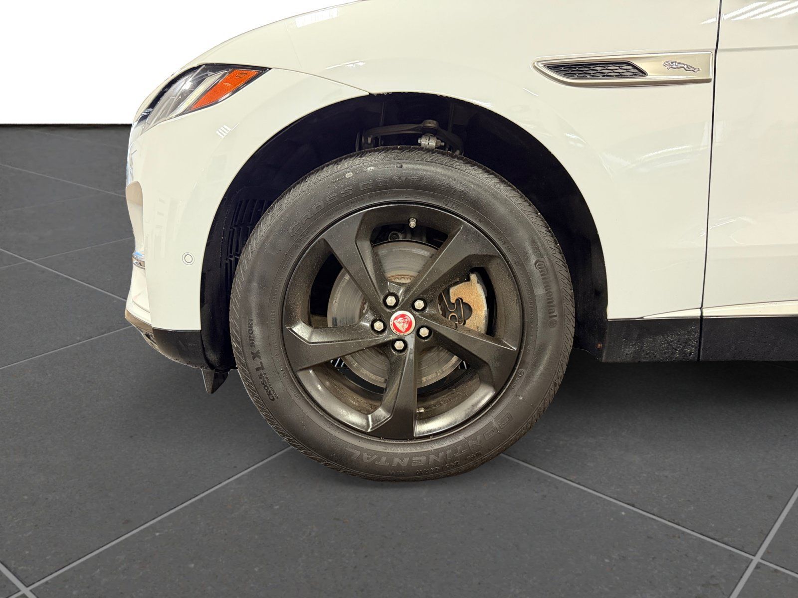 Used 2021 Jaguar F-PACE AWD/4WD image 13