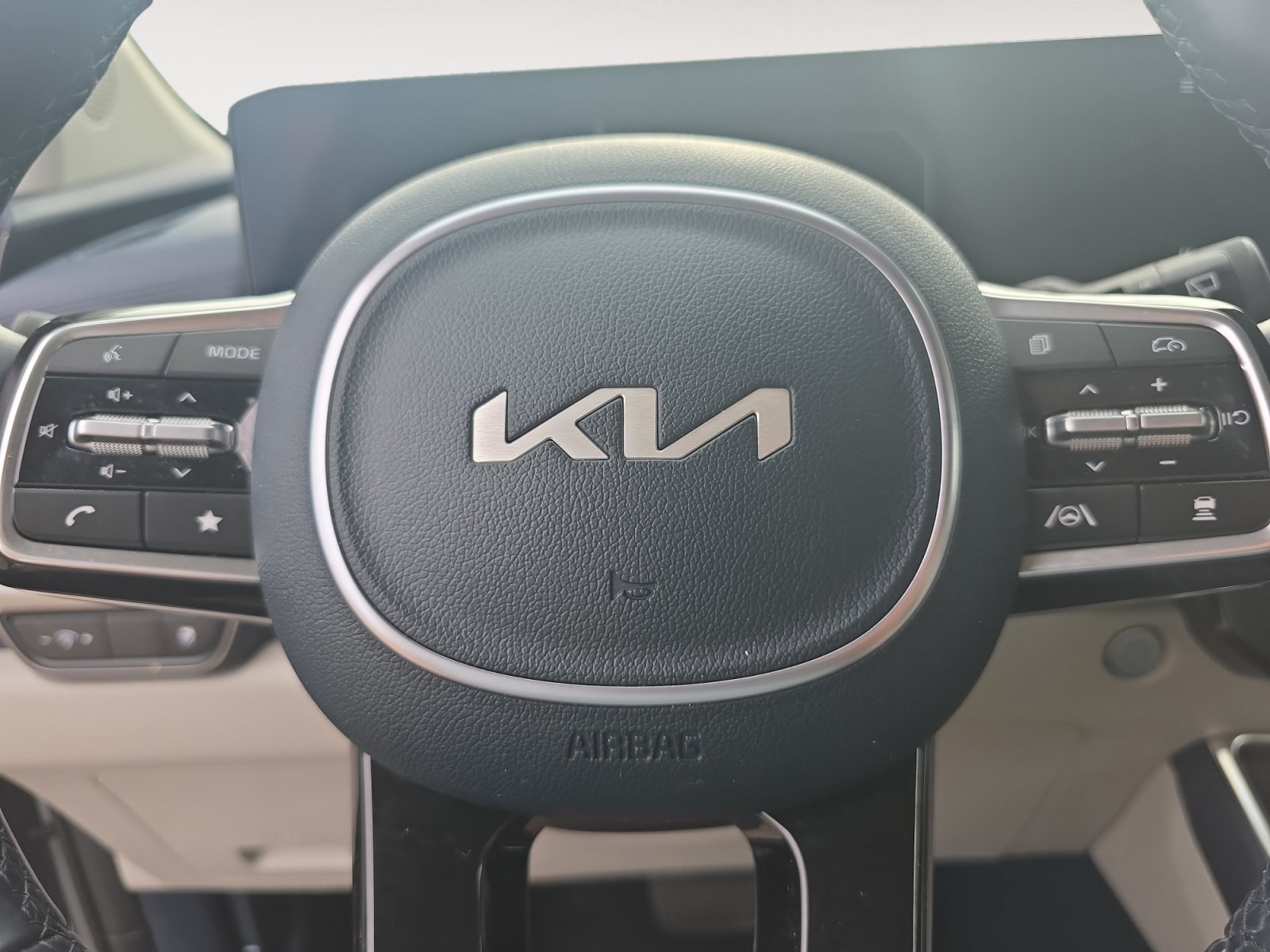Certified 2025 Kia Carnival SX Prestige FWD image 10