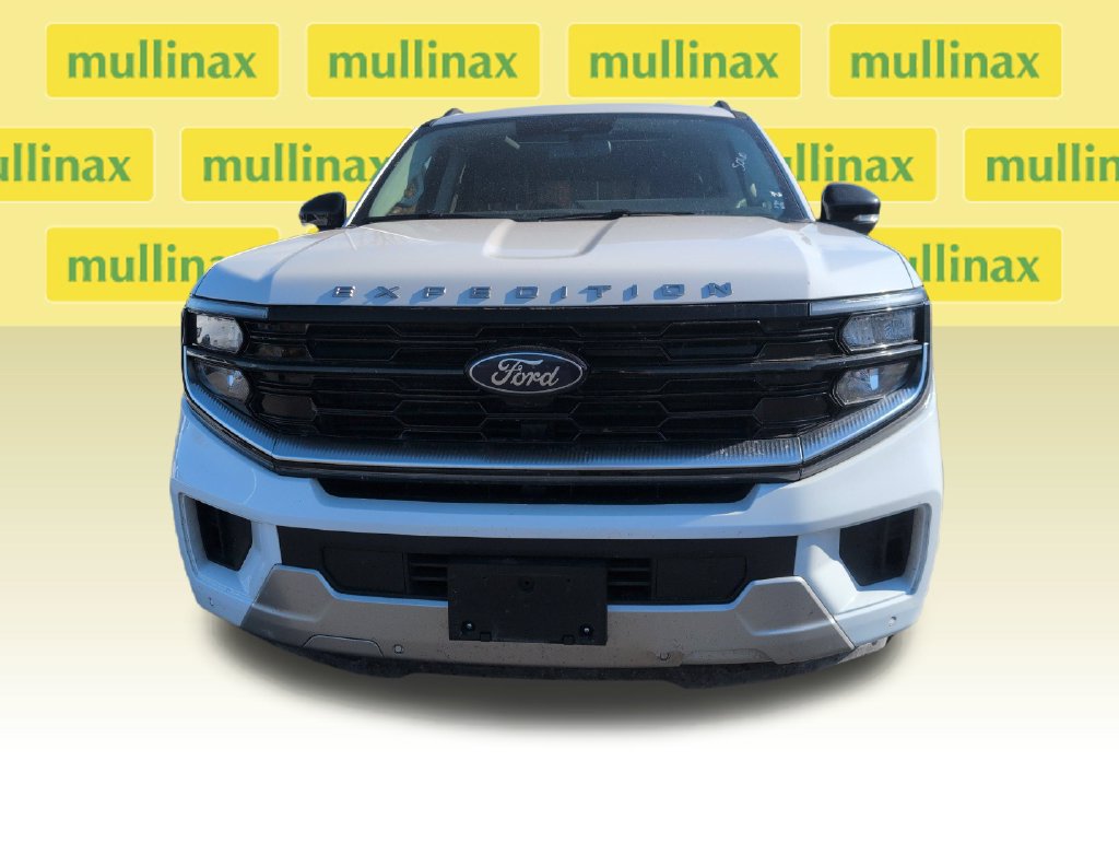 Used 2025 Ford Expedition Platinum AWD/4WD image 16