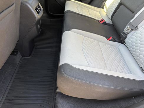 Used 2020 Chevrolet Equinox LS w/ LS Convenience Package image 22