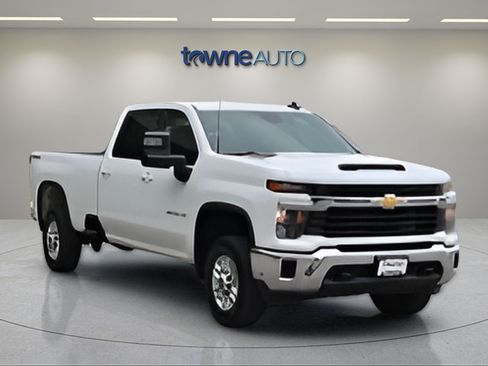 Used 2024 Chevrolet Silverado 2500 LT AWD/4WD image 9