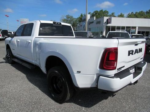 New 2026 RAM 3500 Laramie AWD/4WD image 4