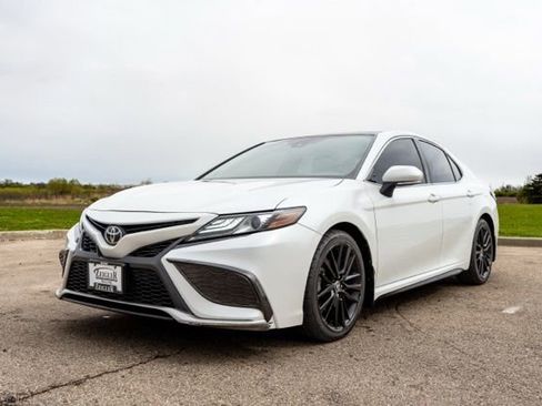 Used 2021 Toyota Camry XSE w/ Blackout Package (TMS) FWD image 3