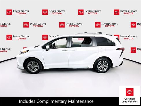 Certified 2022 Toyota Sienna Platinum image 8