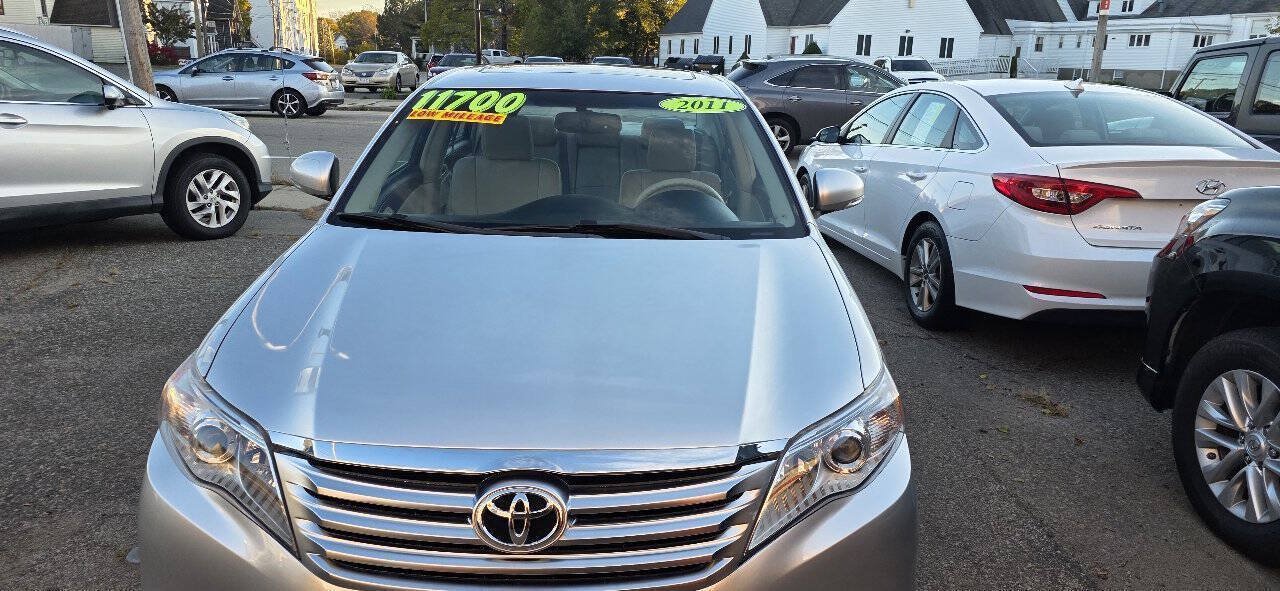 Used 2011 Toyota Avalon FWD image 4