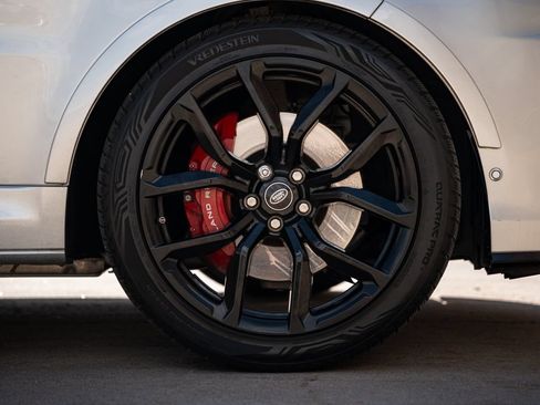 Used 2022 Land Rover Range Rover Sport SVR Carbon Edition AWD/4WD image 13