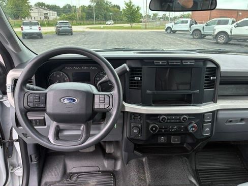 Used 2023 Ford F350 XL AWD/4WD image 16