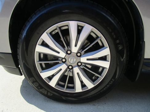 Used 2017 Nissan Pathfinder SL FWD image 23