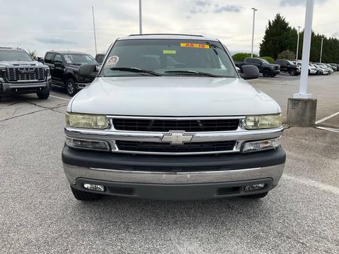 Used 2002 Chevrolet Suburban LS RWD image 2