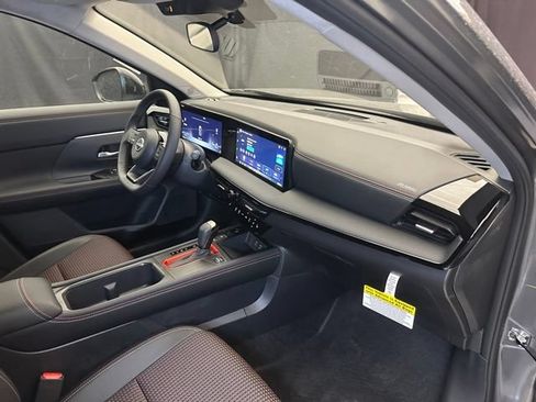 New 2026 Nissan Kicks SR w/ Cold Weather Package FWD image 16