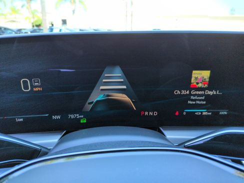 Used 2024 Cadillac Lyriq Sport RWD image 21
