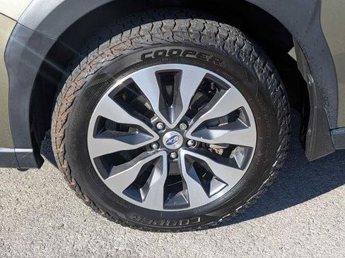 Used 2023 Subaru Outback Touring AWD/4WD image 11