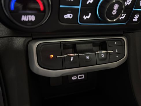 Used 2023 GMC Acadia SLT w/ Technology Package image 26