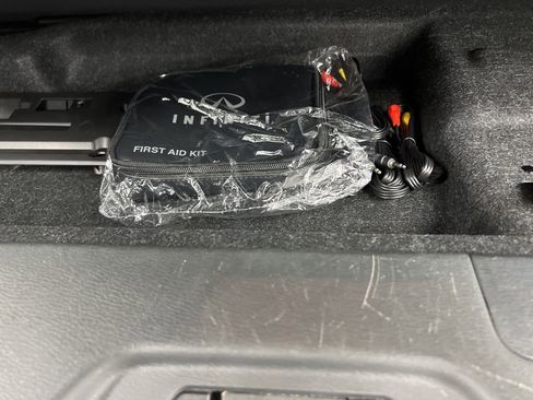 Used 2024 INFINITI QX80 Sensory image 12