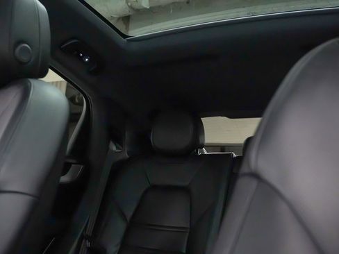 Certified 2025 Porsche Cayenne Coupe image 35