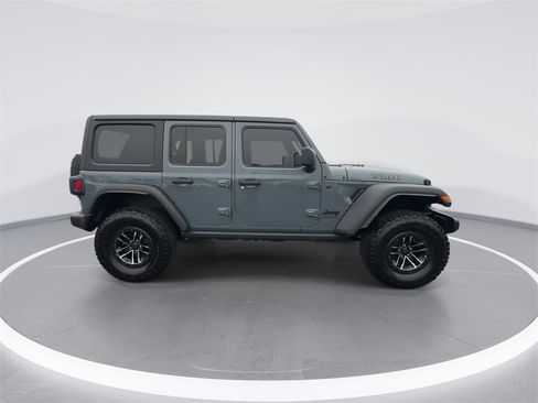 Used 2025 Jeep Wrangler Willys image 9