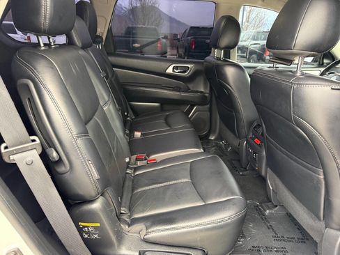 Used 2019 Nissan Pathfinder SL image 21
