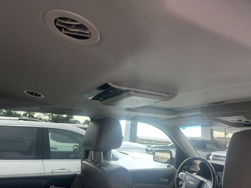 Used 2017 Chevrolet Suburban LT AWD/4WD image 10