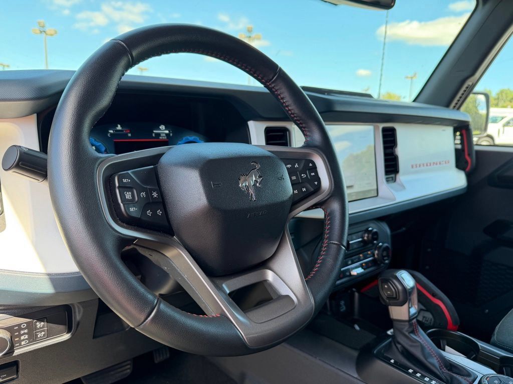 Used 2025 Ford Bronco Heritage Edition AWD/4WD image 9